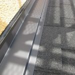 明石市　塗装したばかりなのに雨漏り。縁切り不足が原因！下屋根のカバー工法で解決